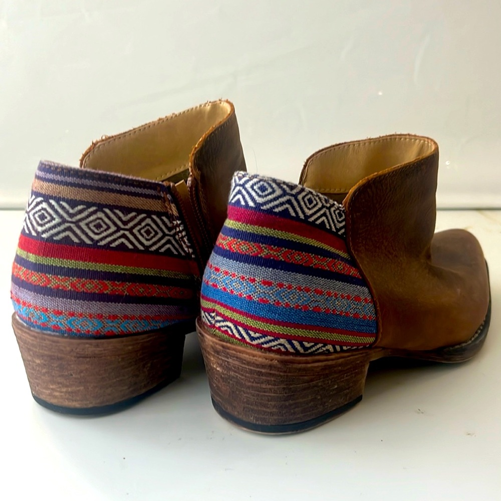 Women’s US size 7 Roper brown ankle boots